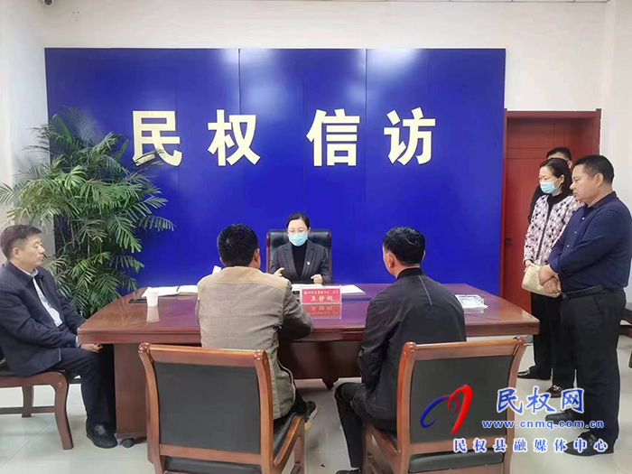 縣委副書記、縣長王靜嫻接待來訪群眾