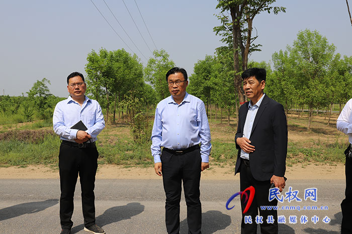 縣領(lǐng)導(dǎo)畢道喜調(diào)研中國(guó)·民權(quán)第七屆槐花文化系列活動(dòng)線(xiàn)路和場(chǎng)地等工作