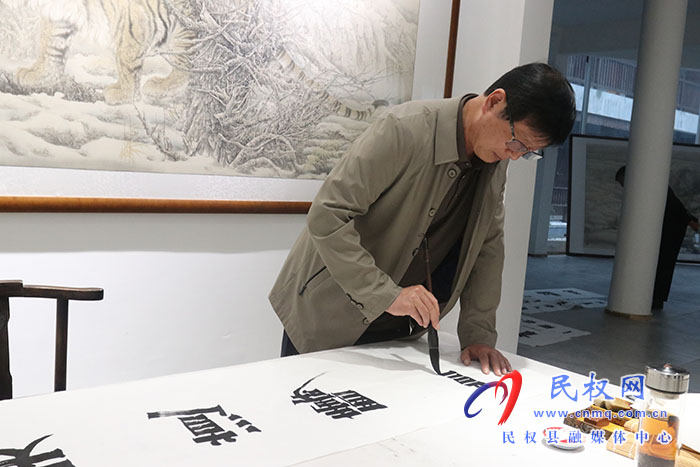 縣老干部局、縣老年書畫院參加2023中國·民權(quán)第七屆槐花文化系列活動書畫展