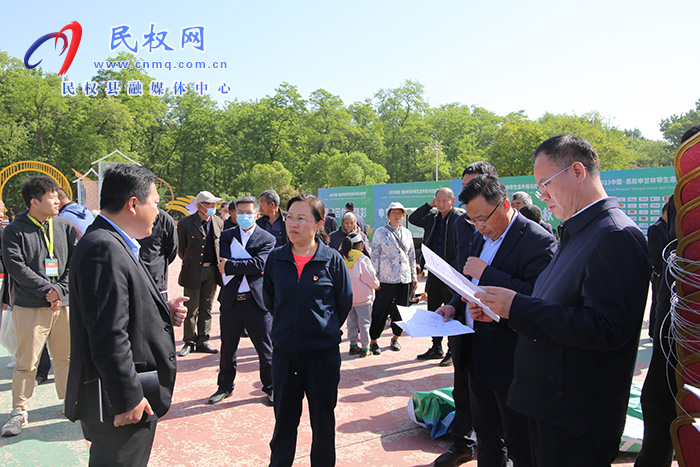 縣委副書記、縣長王靜嫻查看2023中國·民權(quán)申甘林帶生態(tài)半程馬拉松賽籌備情況