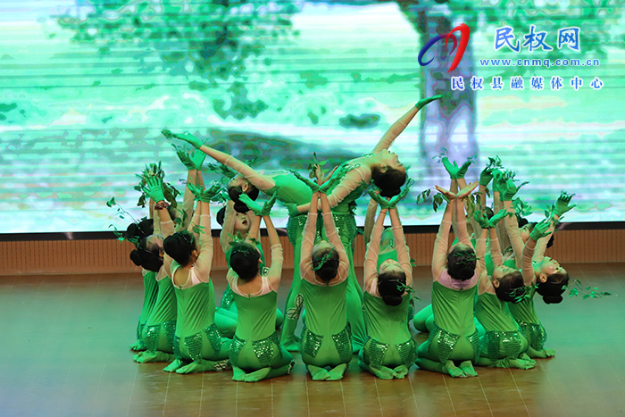 民權(quán)縣慶?！拔逡弧眲趧?dòng)節(jié)“五四”青年節(jié)職工文藝匯演舉行