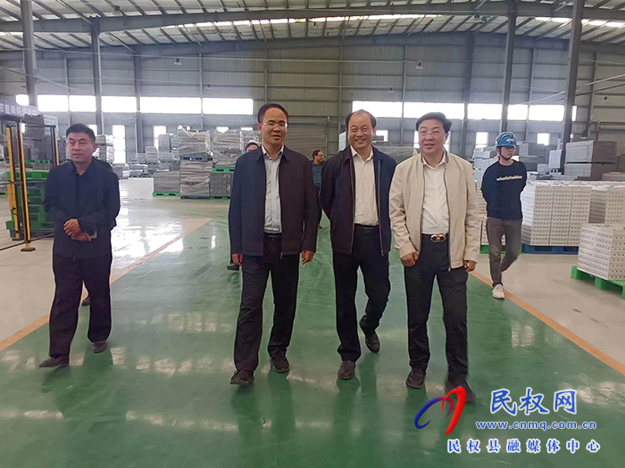 新鄉(xiāng)市人大社會(huì)建設(shè)委員會(huì)副主任田發(fā)銀蒞民調(diào)研企業(yè)科技創(chuàng)新工作