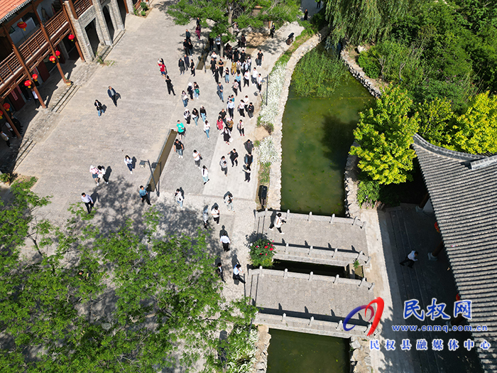 2023“打卡中國(guó)·讀懂中國(guó)式現(xiàn)代化——你好，河南！”網(wǎng)絡(luò)國(guó)際傳播活動(dòng)走進(jìn)“中國(guó)畫虎第一村” ? ? ?