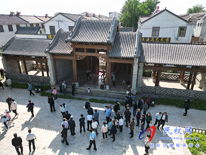 2023“打卡中國(guó)·讀懂中國(guó)式現(xiàn)代化——你好，河南！”網(wǎng)絡(luò)國(guó)際傳播活動(dòng)走進(jìn)“中國(guó)畫虎第一村” ? ? ?