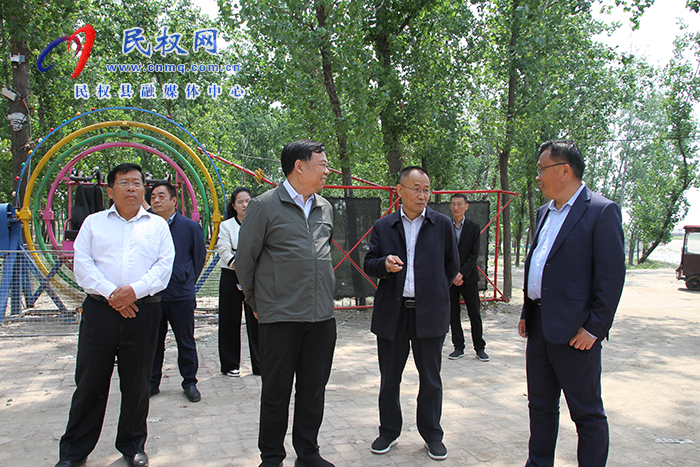 河南名人文化研究會(huì)會(huì)長(zhǎng)駱玉安、秘書長(zhǎng)陳關(guān)超一行到民考察