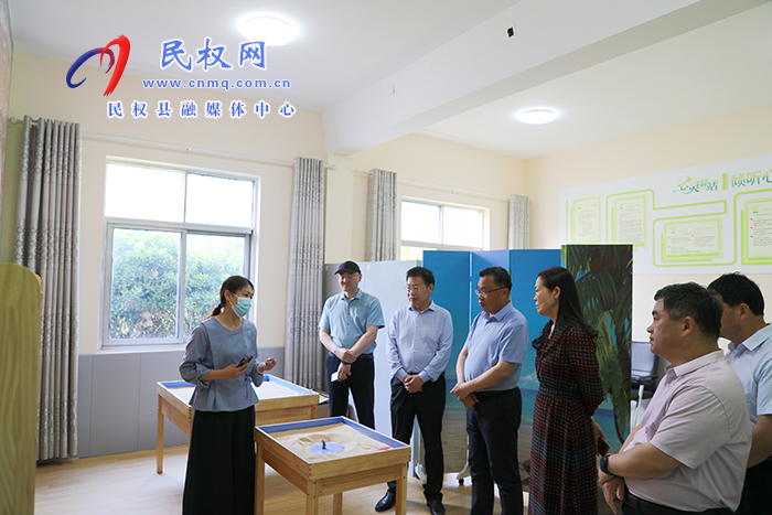 縣委常委、宣傳部長(zhǎng)、副縣長(zhǎng)畢道喜到縣高級(jí)中學(xué)調(diào)研高三備考及校園安全工作