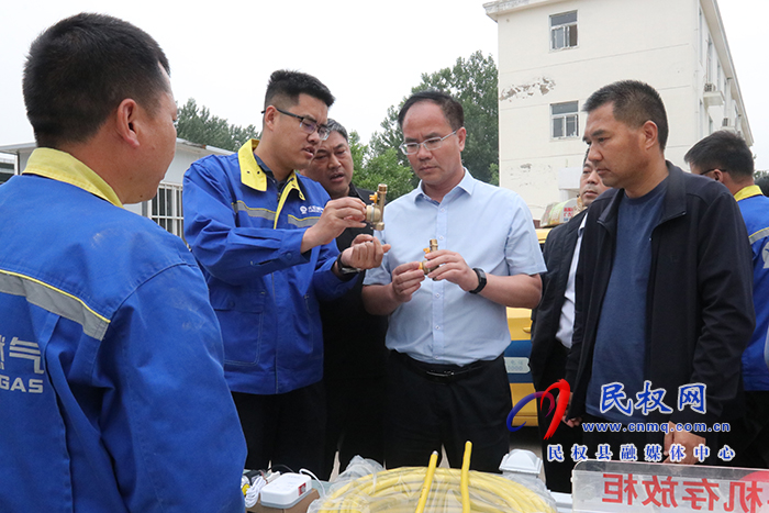 縣委常委、常務(wù)副縣長王景義調(diào)研省市重點民生實事落實情況