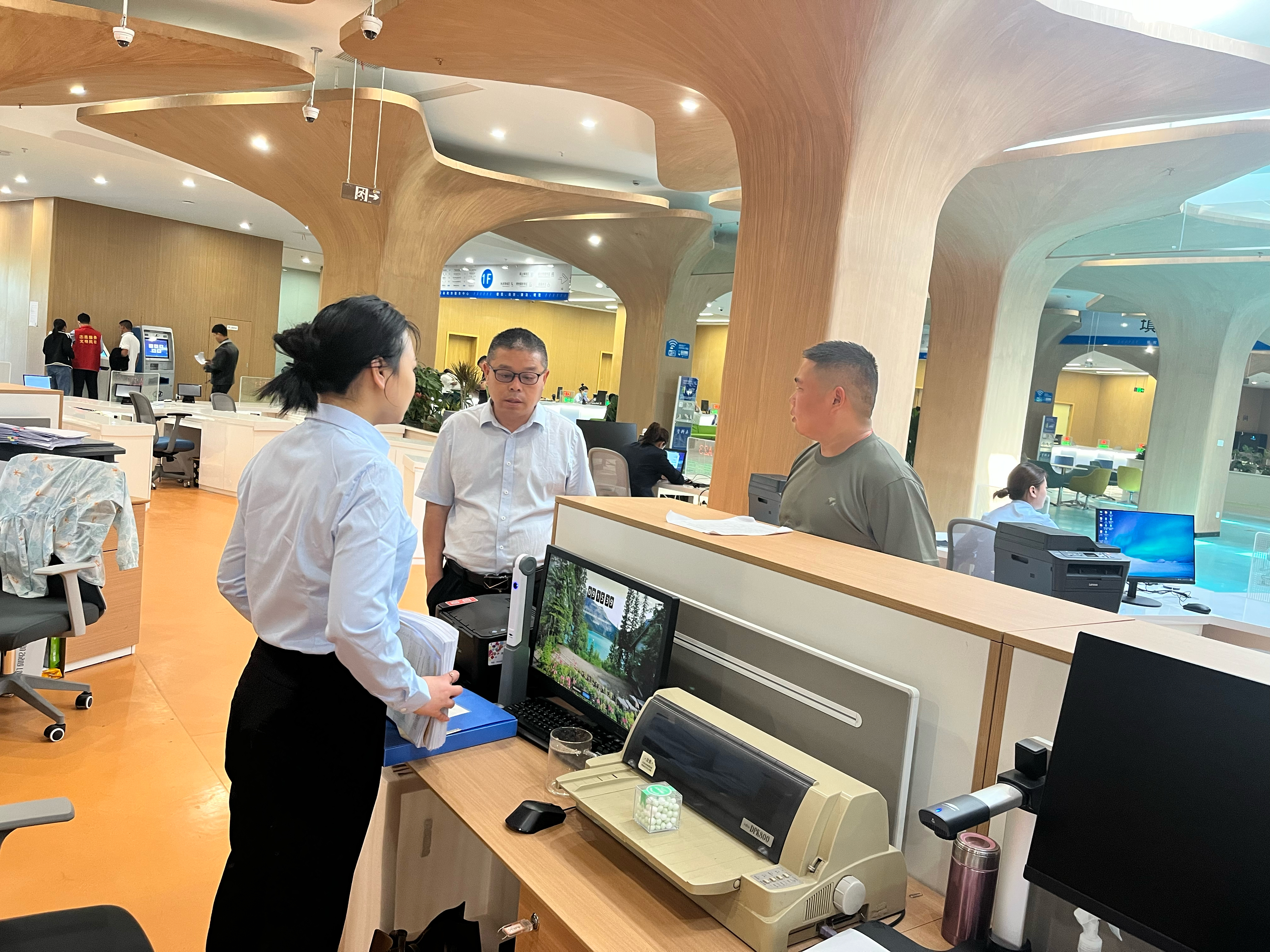 林業(yè)發(fā)展服務(wù)中心切實做好市民之家林業(yè)窗口服務(wù)工作