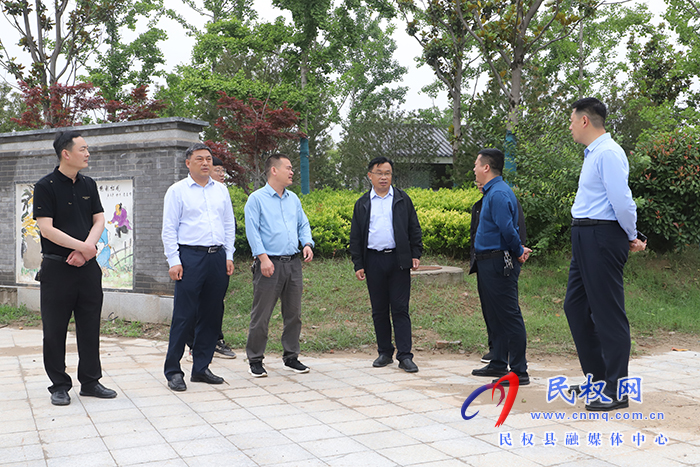 縣委常委、宣傳部長(zhǎng)、副縣長(zhǎng)畢道喜調(diào)研城市書房選址工作