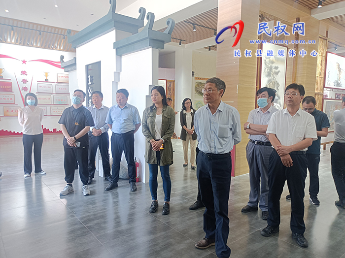 全國人大農(nóng)業(yè)與農(nóng)村委員會委員、中國社會科學(xué)院農(nóng)村發(fā)展研究所所長魏后凱一行蒞民調(diào)研“新時代鄉(xiāng)村演變趨勢和鄉(xiāng)村振興新格局研究”工作