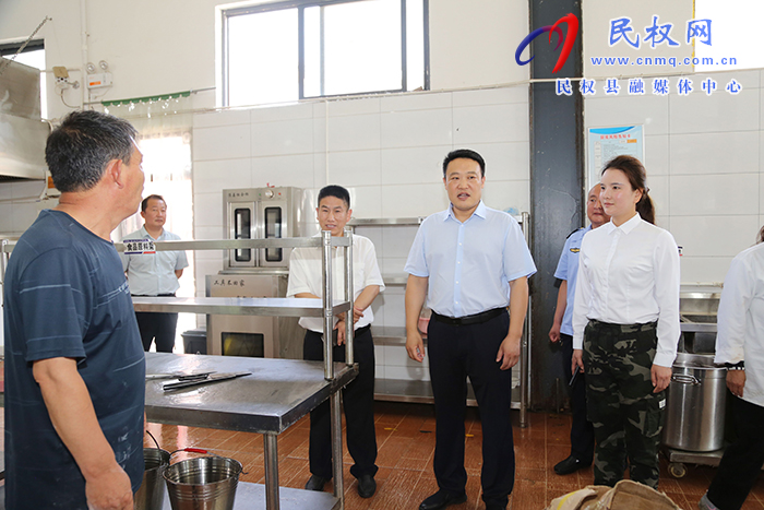  縣委常委、組織部長王義彬調(diào)研督導(dǎo)“三夏”生產(chǎn)和食品安全“兩個(gè)責(zé)任”落實(shí)工作