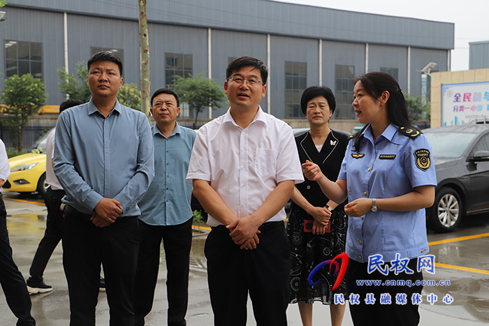  市人大常委會(huì)副主任張團(tuán)結(jié)到民開(kāi)展督導(dǎo)暗訪活動(dòng)