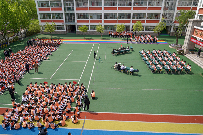 落實(shí)立德樹人根本任務(wù) 積極打造文明和諧校園