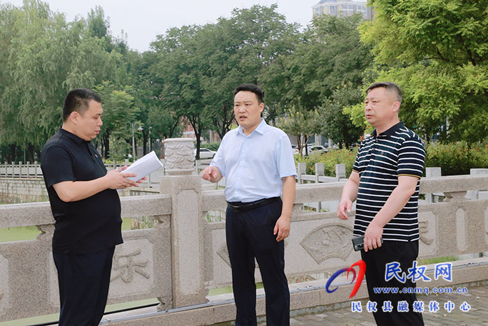 縣委常委、組織部長(zhǎng)王義彬督導(dǎo)文明城市創(chuàng)建工作