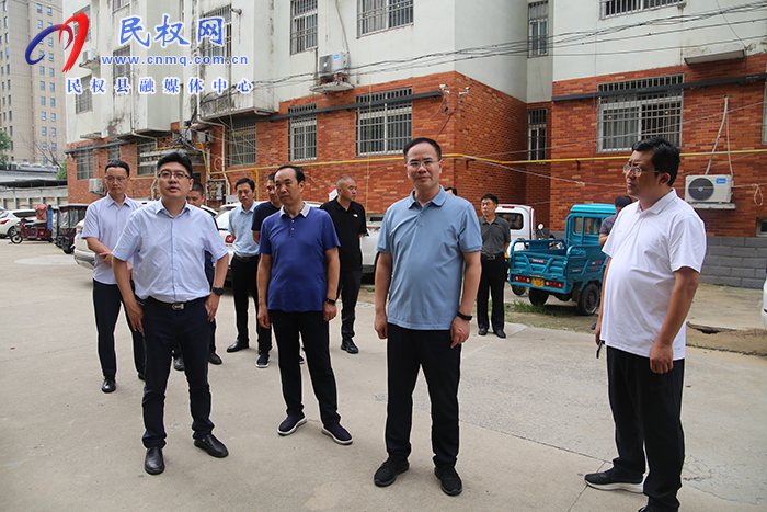 縣委常委、常務(wù)副縣長王景義督導(dǎo)檢查創(chuàng)文工作