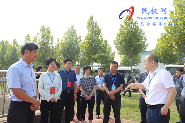 市人大常委會執(zhí)法檢查組到民開展?jié)竦乇Ｗo(hù)“一法兩條例”執(zhí)法檢查