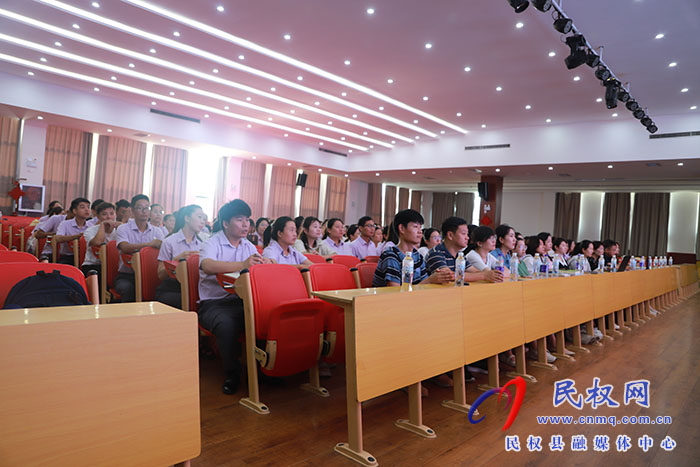 北京玉泉小學(xué)名師團到民權(quán)縣求實學(xué)校交流指導(dǎo)工作