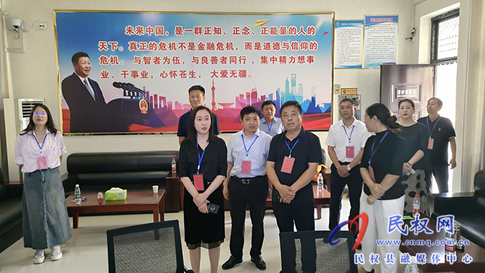 副縣長朱琳巡視指導(dǎo)公開招聘筆試考場