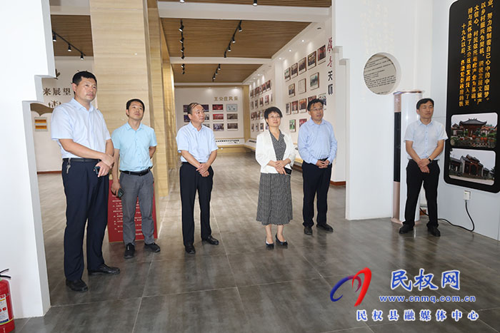 省委宣傳部版權(quán)管理處處長張萬勇到民調(diào)研版權(quán)保護工作開展情況