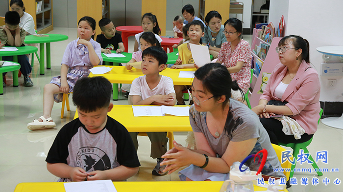 民權(quán)縣圖書館舉辦慶?！敖處煿?jié)”閱讀分享活動
