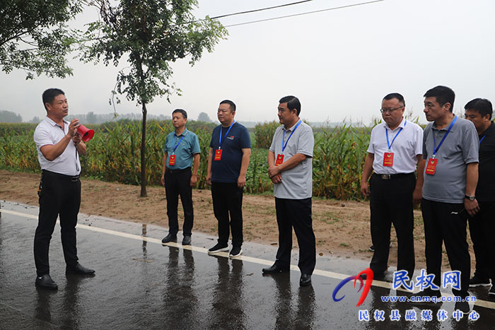 縣政協(xié)視察縣交通運輸局農(nóng)村公路養(yǎng)護(hù)中心工作