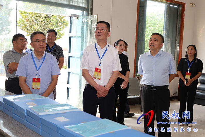 縣人大常委會檢查畜牧“兩法一條例”貫徹執(zhí)行情況