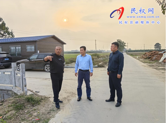 縣委常委、縣委辦公室主任吳杰到野崗鎮(zhèn) 孟莊村調(diào)研督導(dǎo)鞏固拓展脫貧攻堅(jiān)成果同鄉(xiāng)村振興有效銜接工作