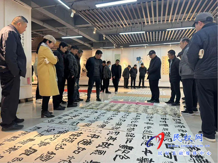 民權(quán)縣文聯(lián)邀請(qǐng)中書協(xié)會(huì)員、商丘市書法家協(xié)會(huì)副主席王文博老師點(diǎn)評(píng)書法作品