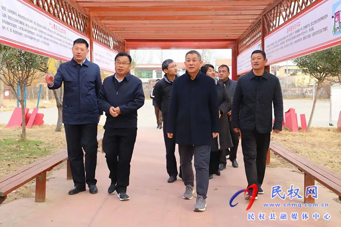 市委宣傳部副部長(zhǎng)、二級(jí)巡視員劉道明到民調(diào)研指導(dǎo)“掃黃打非”基層示范點(diǎn)建設(shè)和印刷企業(yè)管理工作
