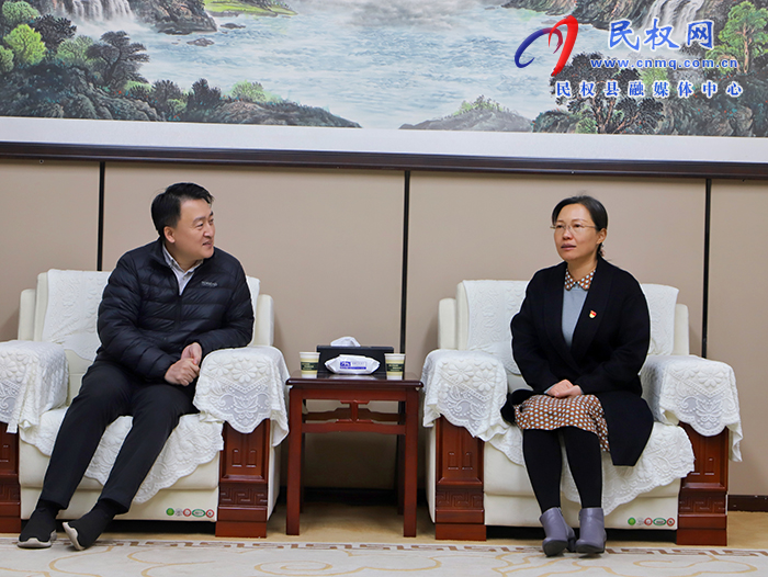 縣委書記王靜嫻會(huì)見國家開發(fā)銀行河南省分行客戶四處副處長高宏臣