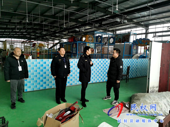 民權(quán)縣文化廣電旅游局開(kāi)展服務(wù)型行政執(zhí)法“微宣講、走基層”活動(dòng)