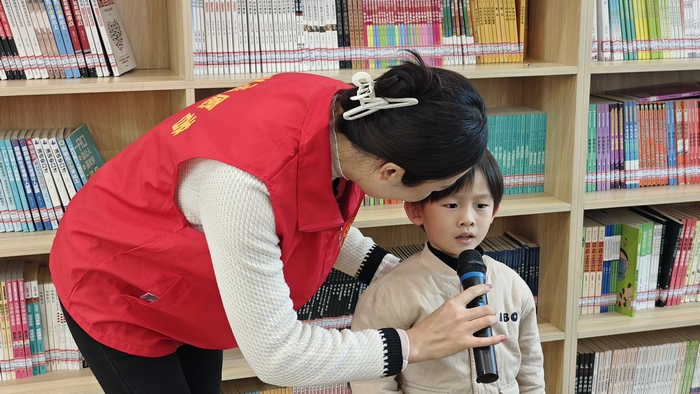 民權(quán)縣圖書館舉辦第三十二期“愛(ài)到最美是陪伴”親子閱讀活動(dòng)