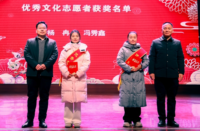 民權(quán)縣圖書館舉辦“禮贊新時(shí)代 奮進(jìn)新征程”慶元旦迎新春詩(shī)歌朗誦會(huì)