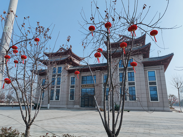 雙塔鎮(zhèn)：掛燈籠、迎新春 扮靚紅色秣坡