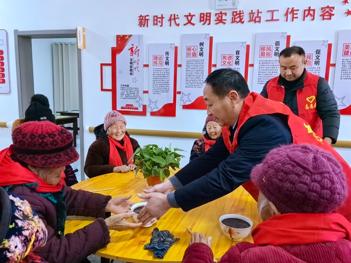 莊子鎮(zhèn)：“臘八”送溫情，“粥到”暖人心
