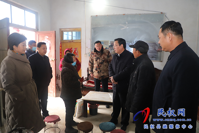 市人大常委會(huì)黨組副書記、副主任姬脈常到民慰問困難群眾、困難老黨員