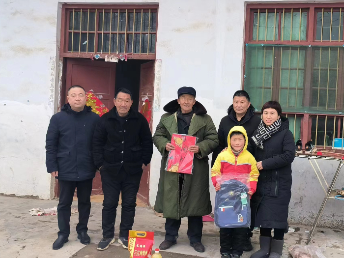 縣林業(yè)發(fā)展服務中心開展迎新春、送溫暖走訪慰問活動