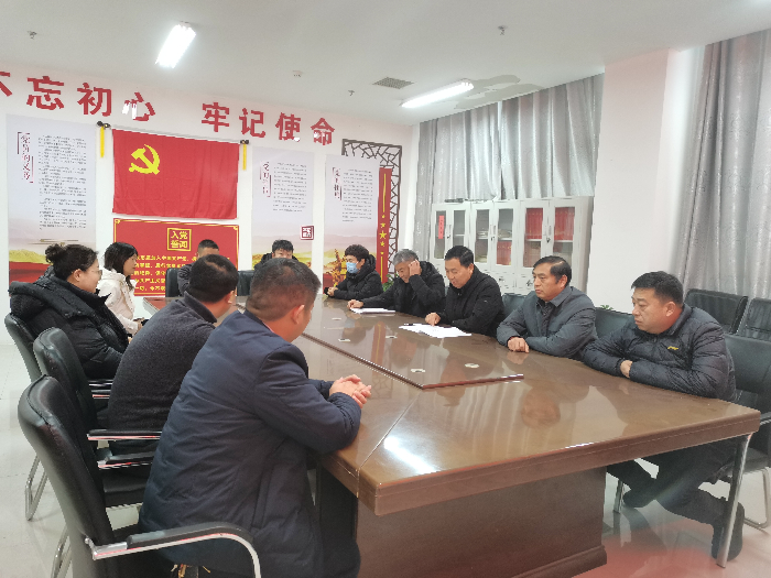 縣林業(yè)發(fā)展服務(wù)中心召開節(jié)后收心暨工作部署會(huì)