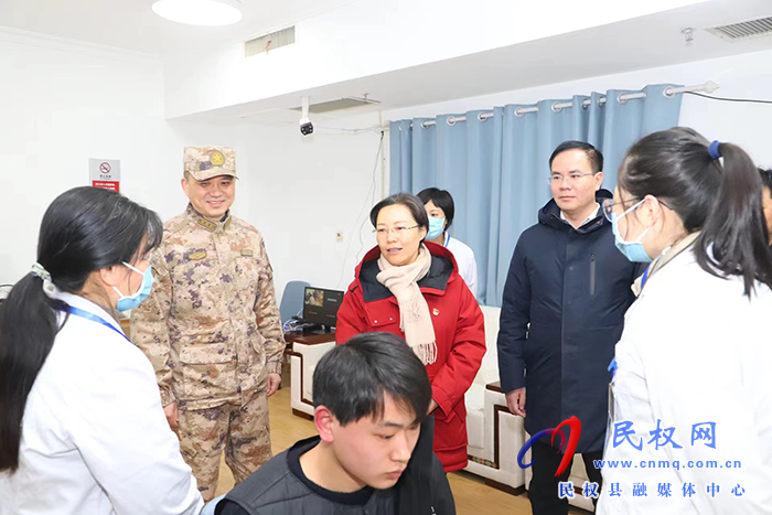 縣委書記、縣人武部黨委第一書記王靜嫻調(diào)研指導(dǎo)征兵體檢工作