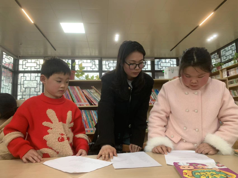 民權(quán)縣圖書館舉辦2024年第六期“快樂繪本劇 傳承誦經(jīng)典”閱讀活動(dòng)