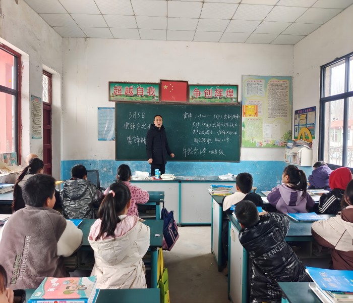 雙塔鎮(zhèn)各中小學(xué)開展學(xué)雷鋒主題活動