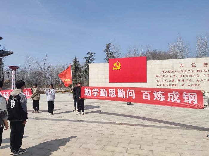 雙塔二中組織學生參觀紅色教育基地 重溫黨史洗禮心靈