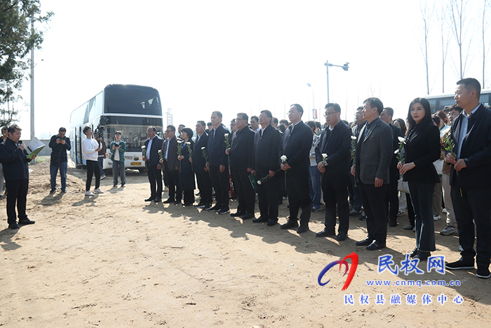 河南農(nóng)業(yè)大學(xué)到民開展緬懷鄭祥義教授、學(xué)習(xí)鄭祥義精神、科技服務(wù)助力“三農(nóng)”活動