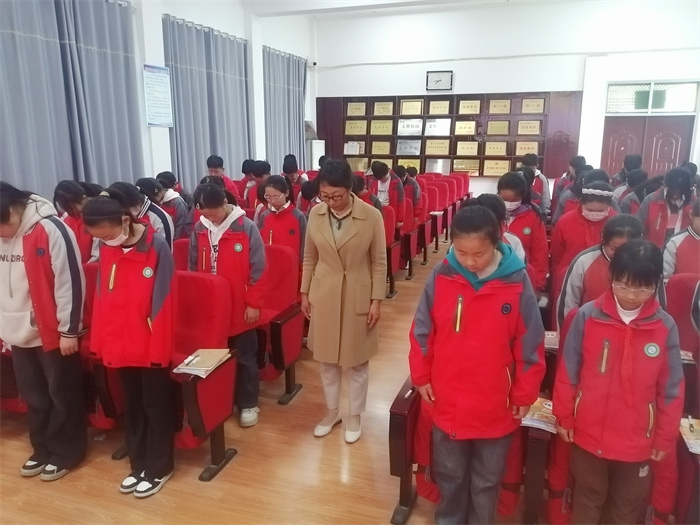民權(quán)縣第三小學(xué)開展2024年清明節(jié)系列主題教育活動(dòng)