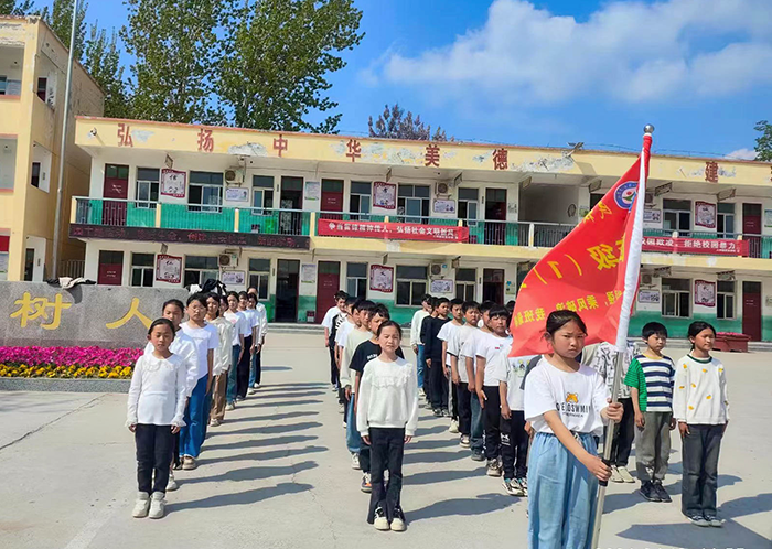 民權(quán)縣人和鎮(zhèn)高集學(xué)校 舉行“筑健康體魄  展運動風(fēng)采”春季廣播體操比賽