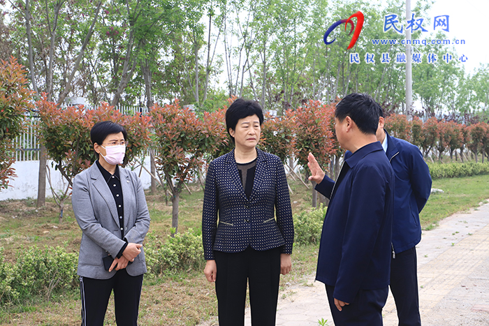 縣人大常委會主任周燕調(diào)研精神文明建設(shè)工作