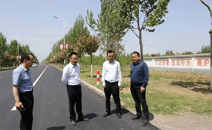 市公路事業(yè)發(fā)展中心黨委書記、主任馬登峰高度點贊我縣公路工作