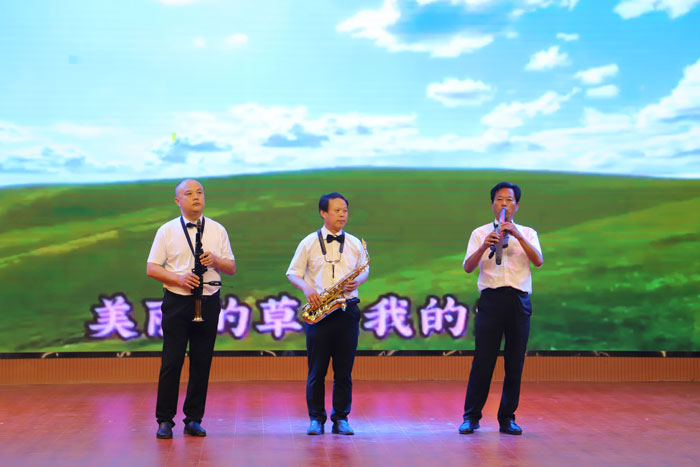 民權(quán)縣舉行慶?！拔逡弧眲趧?dòng)節(jié)文藝匯演