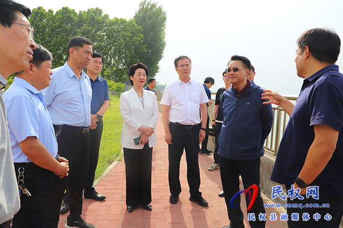 連云港市人大常委會(huì)副主任、市總工會(huì)主席王家全一行蒞民調(diào)研