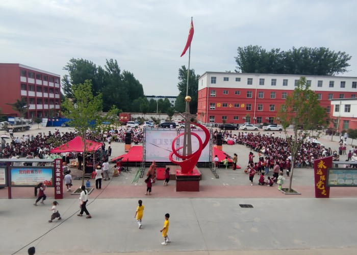 雙塔鎮(zhèn)中心幼兒園舉行“快樂(lè)童年，放飛夢(mèng)想”  六一兒童節(jié)文藝匯演